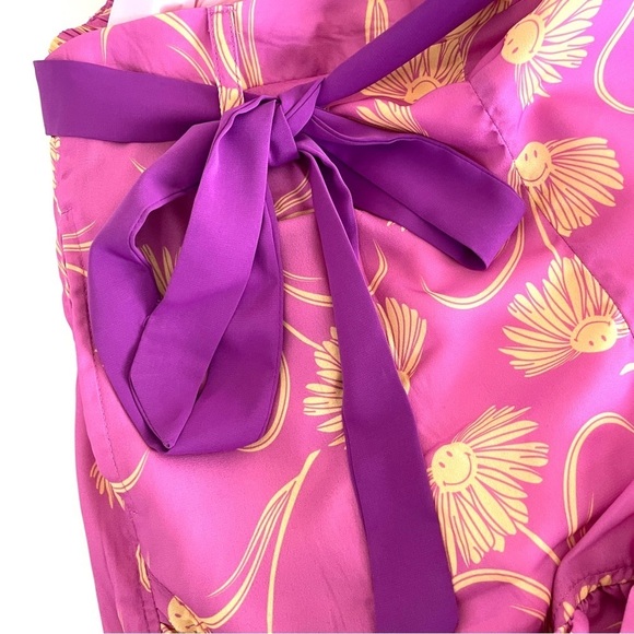 SMILEY x UNIQUE VINTAGE Pink Floral Belted Shorts NWT - Picture 5 of 9